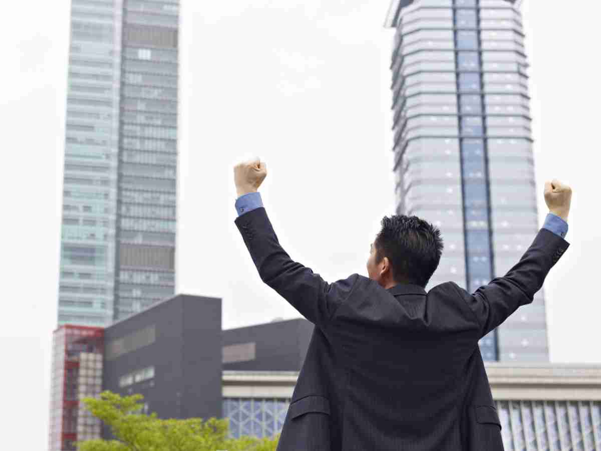 45歳独身、年収400万円です。サマージャンボで「1億円」当てたら、もう働く必要はありませんか？ 豪遊しなければ、問題なく暮らせるでしょうか？