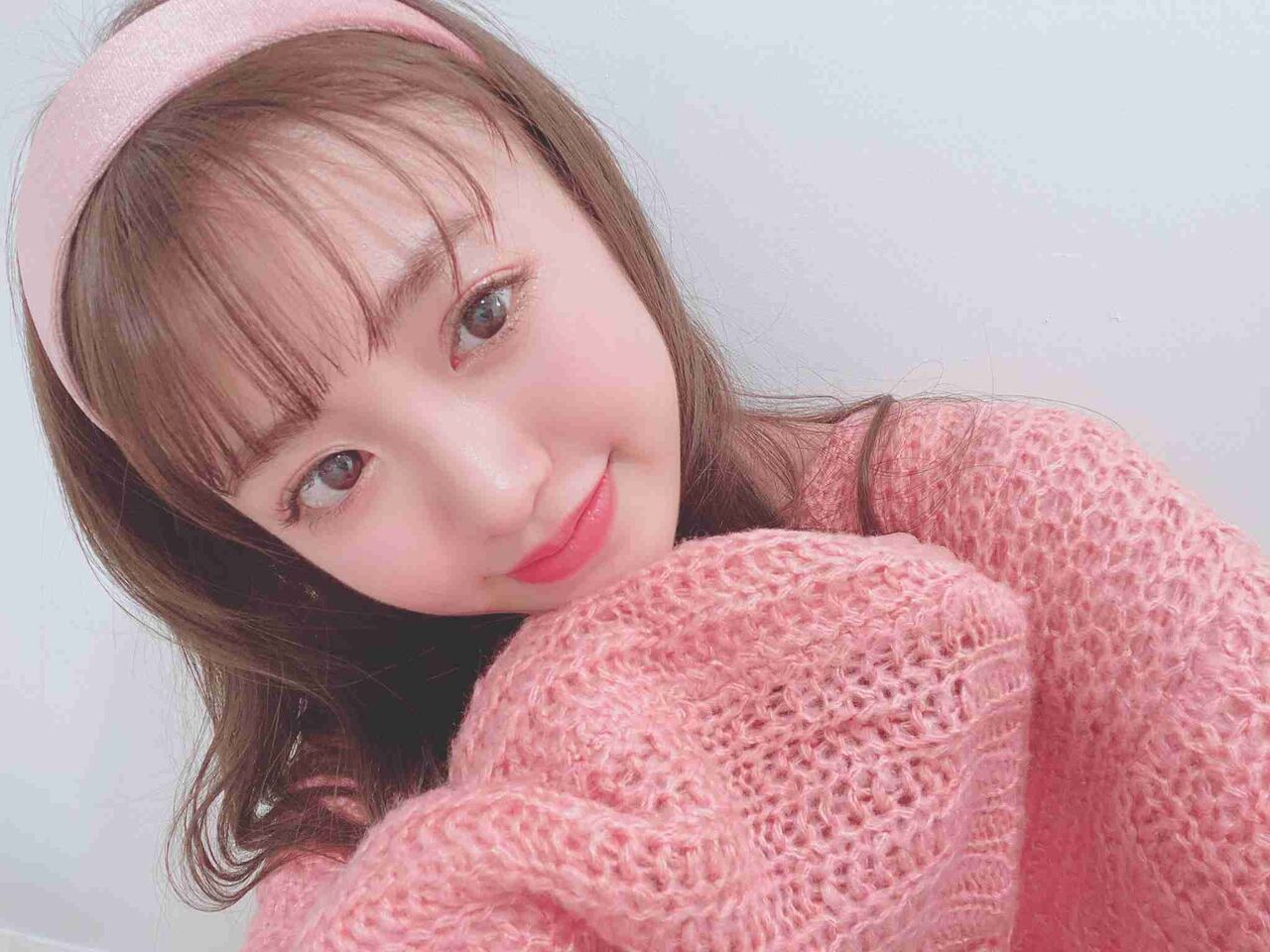 ピンク色の服や衣装が似合う有名人の画像