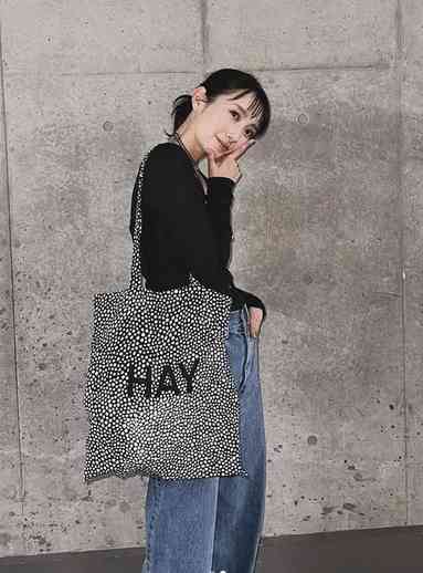 【画像】イメージと違った芸能人の私服