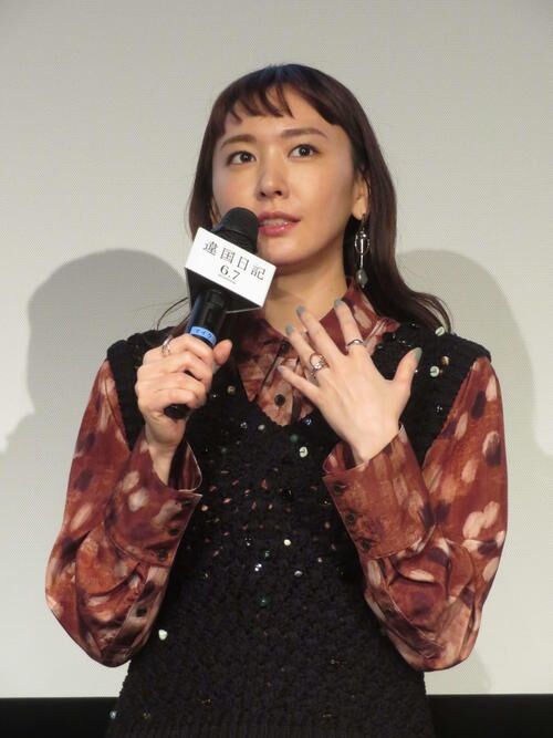 新垣結衣、左手薬指には指輪「私の顔も見え恥ずかしい」未明には星野源ANNに緊急生出演