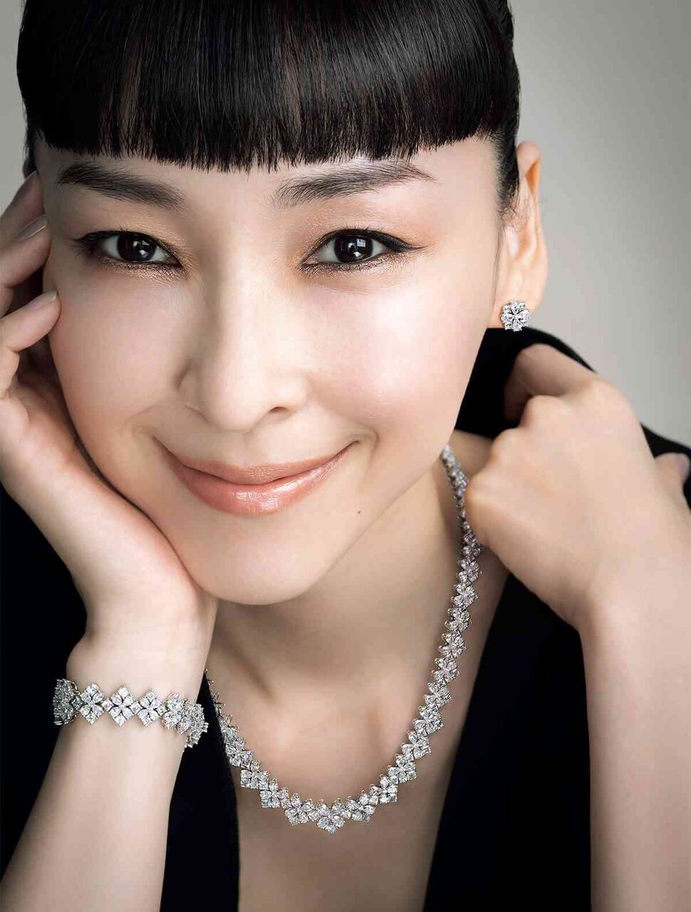 【画像】ジュエリーを身につけた日本の女優さんが見たい！