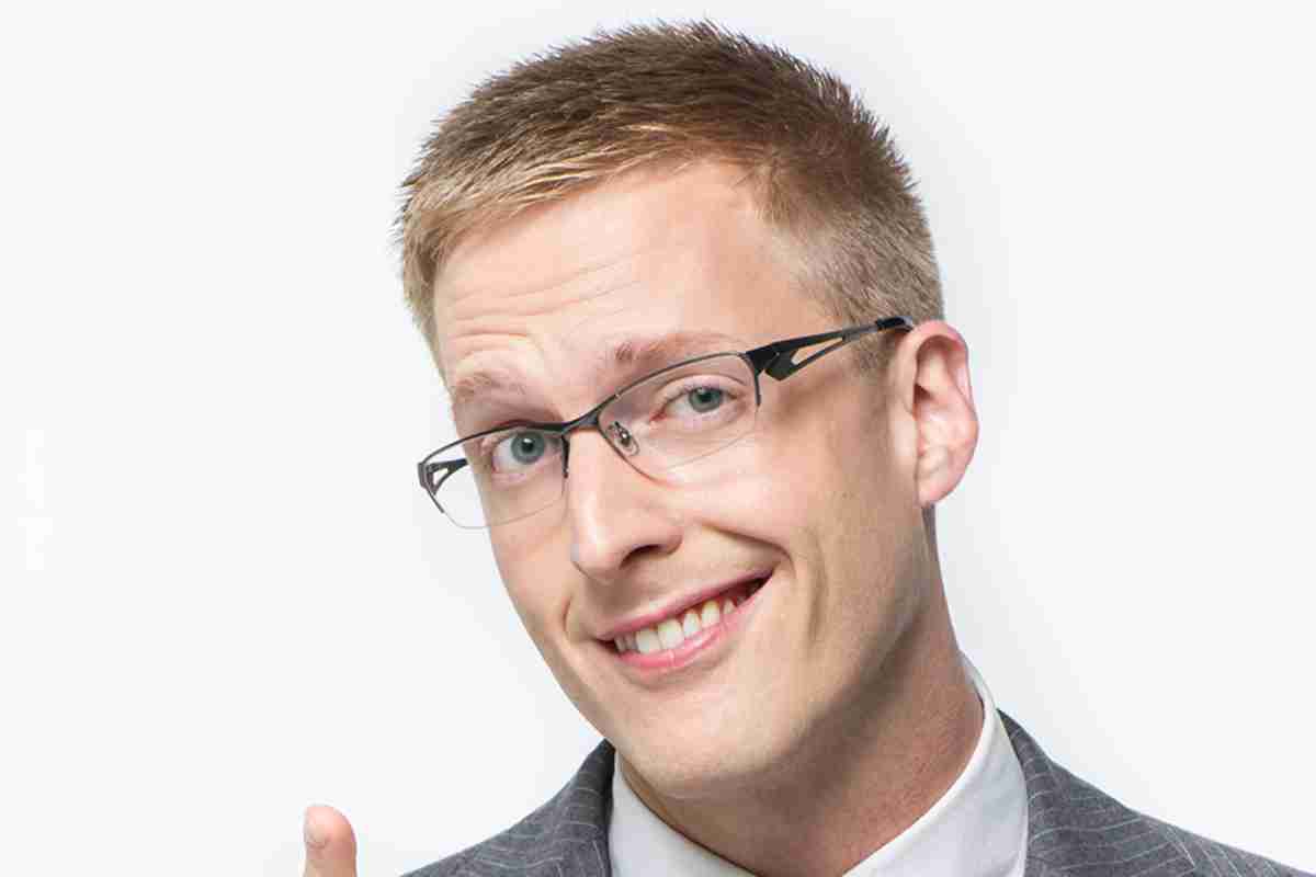 投資の利益だけでFIREを達成した厚切りジェイソンさんの助言　「3か月分の生活費を貯め、残りのお金はすべて投資に回す」