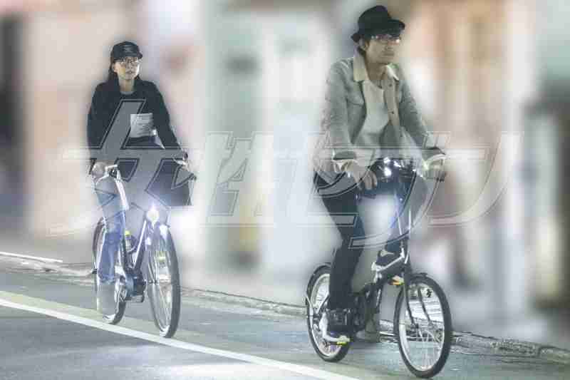 《まさかの自転車デート》内田有紀(50)が再婚相手と「夜の街を駆けて」映画のワンシーンのような“リアルな目撃談”