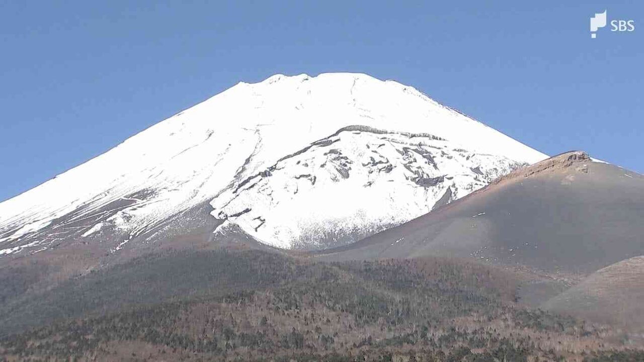 「日本で一番高い山に登りたかった」中国国籍の男性が冬の富士山に登った理由「冬の富士山は初めて」負傷して救助を要請...静岡県警はSNSで注意喚起