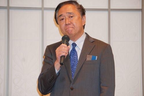 不倫報道の黒岩知事が謝罪会見、妻への裏切り「生涯かけて償う」知事選撤退せず「審判仰ぎたい」