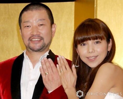 木村祐一&西方凌夫妻、7歳長女・3歳長男と“顔出し”家族4ショット「素敵な写真」「自然で優しい笑顔」