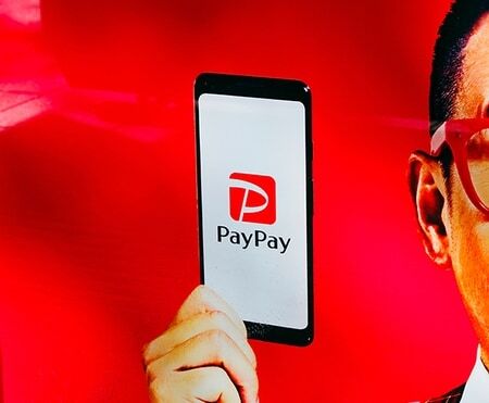 「PayPay改悪」がトレンドに。他社クレジットカード排除の動きに、利用者が取れる対応策は？