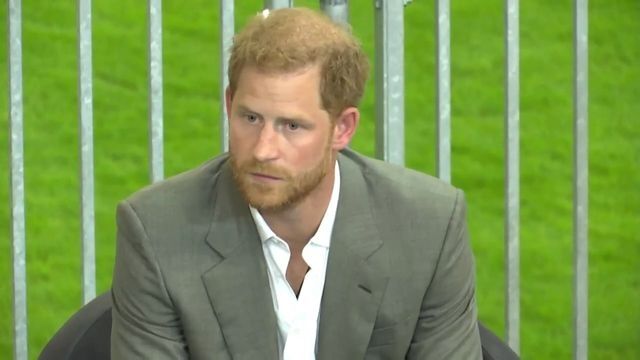 英ヘンリー王子、軍服着用が認められず　モーニング姿で父の戴冠式に出席