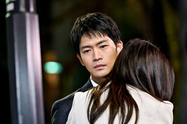 バズったドラマの役