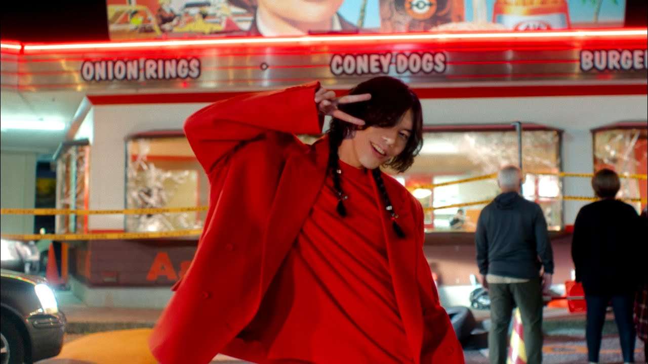 米津玄師　「美味かったぞ」沖縄名物ドリンク堪能も　「散々言われててビビった」ファンの反応