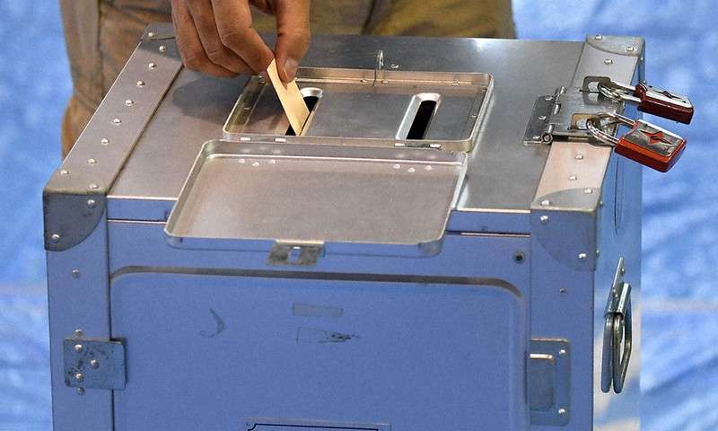 「職員は休日出勤」　選管悲鳴　短期決戦の衆院選、準備に追われ