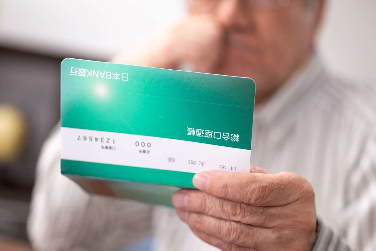 月15万円の年金で貯蓄800万円「住宅ローンを組まずに…」74歳男性が語る後悔