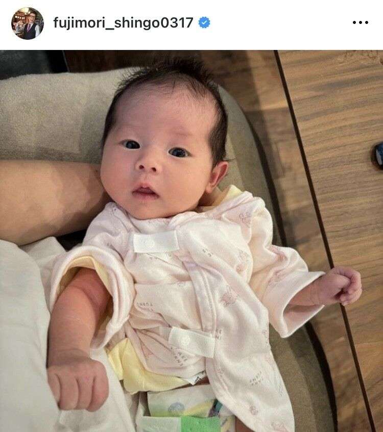第1子誕生・藤森慎吾　「ベビチャラが退院！」育児奮闘＆愛娘との幸せショットが「チャラさゼロ」と反響