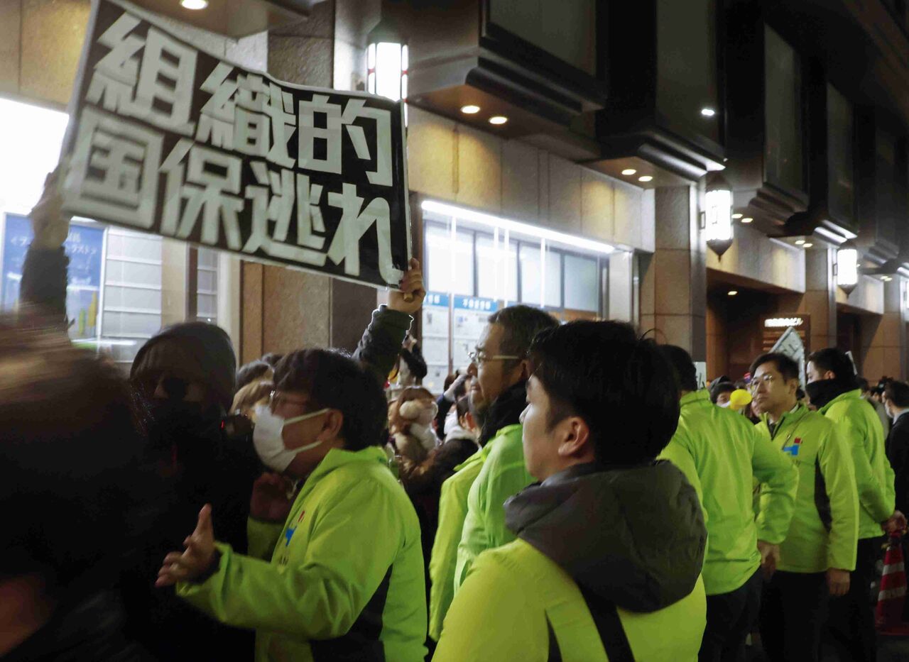 候補に罵声、演説「聞こえない」　おびえる聴衆、事前告知見送りも