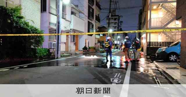 東京・江東区の道路に水が流出　川崎市で3人ケガ　首都圏で震度5弱