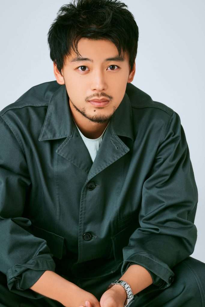 竹内涼真 、人気ゲーム『龍が如く』実写化主演で“伝説のヤクザ・桐生一馬”に！『仮面ライダー』から10年、ライダー俳優の爽やかイメージからキャラ変した事情
