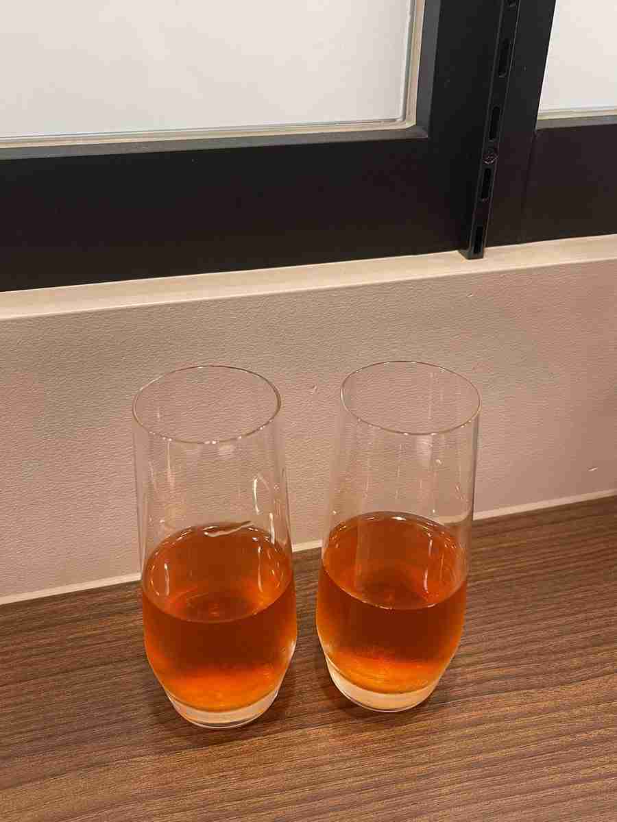 アイスティー氷なしで頼んだら...グラス半分満たず　「ウイスキー来たんかと」人気YouTuber体験談で議論に