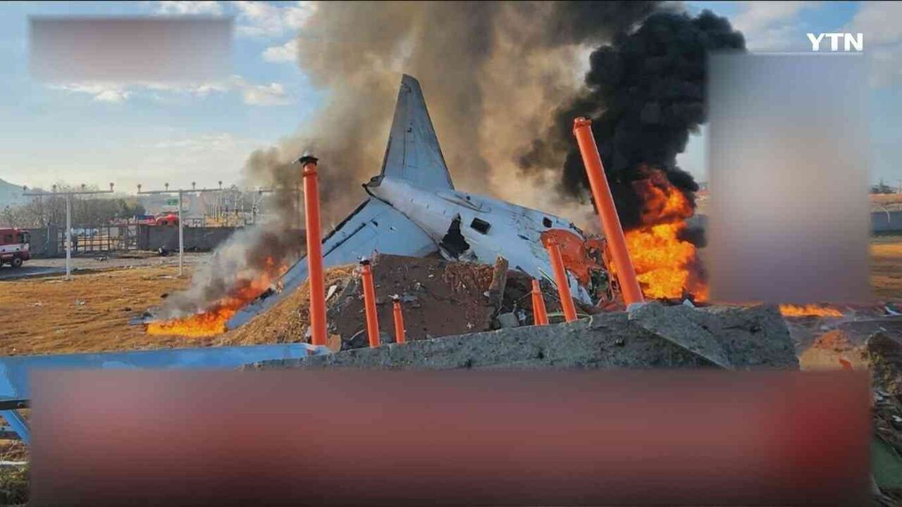 韓国・務安空港で済州航空機が壁に衝突し爆発　28人死亡