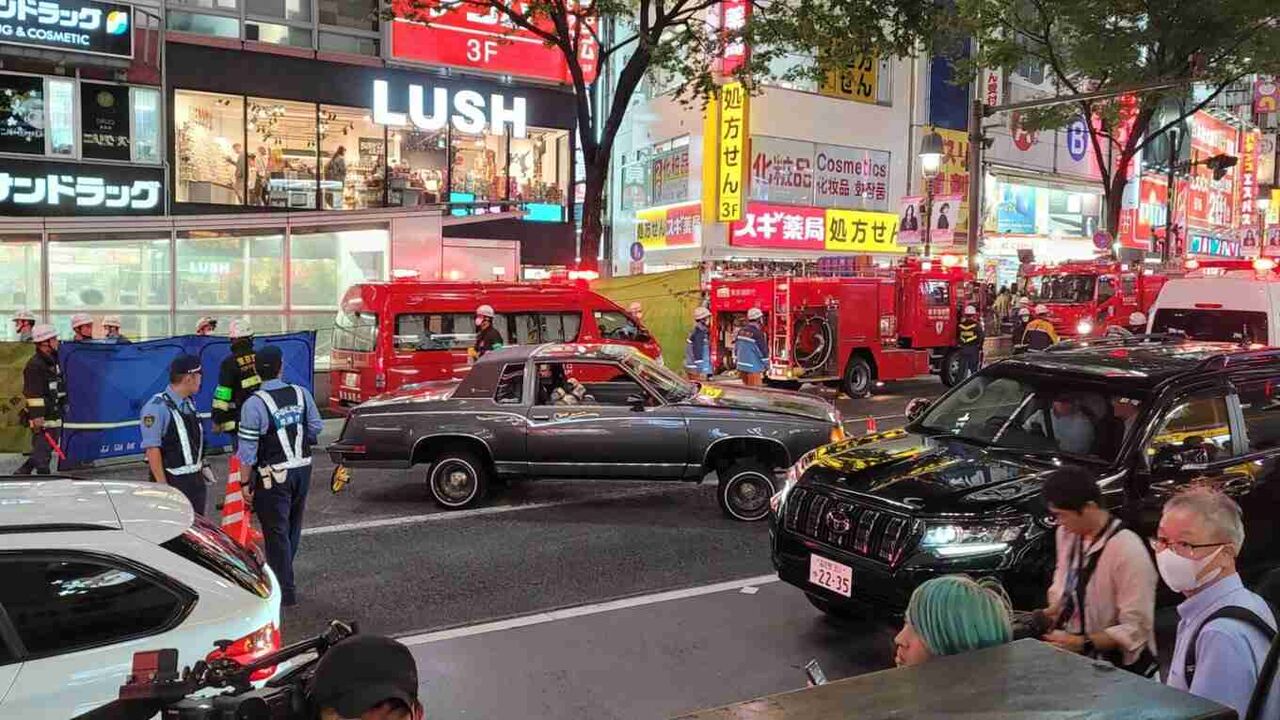 渋谷スクランブル交差点付近で車が雑踏に突っ込む 8人けが重傷者なし ハンドル操作ミスか 運転手を過失運転傷害で逮捕