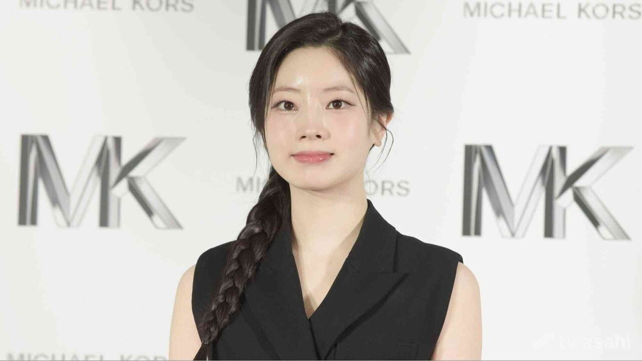 TWICE人気メンバー・ダヒョンが骨折でツアー断念“椅子に座らせ強行出演”させた運営の異常対応に批判殺到