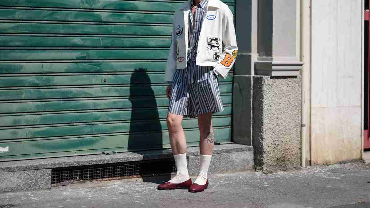 男性の「バレエシューズ」ファッショントレンドに賛否両論？