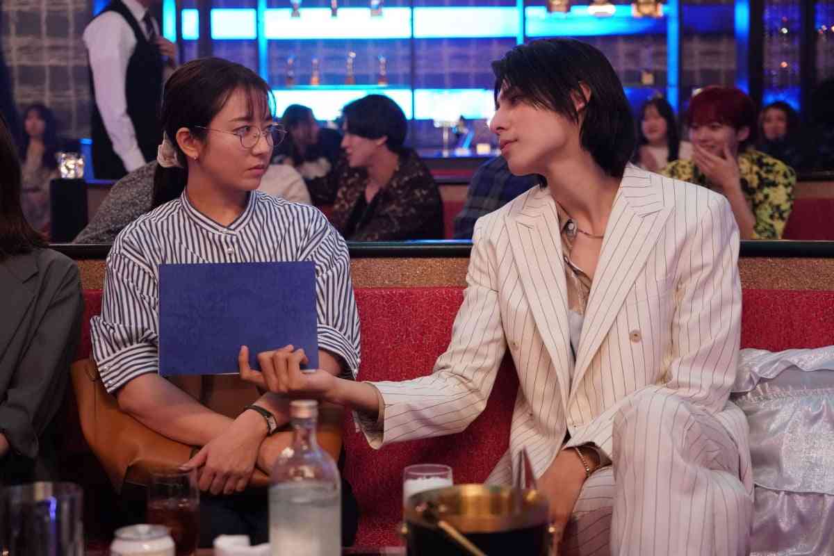 高校教師・愛実(木村文乃)、ホスト・カヲル(ラウール)と初対面 『愛の、がっこう。』第1話場面写真初公開