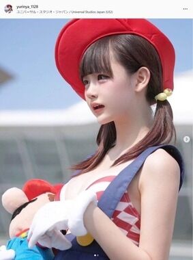 人気TikTokerゆりにゃ「5度見された」抜群のスタイル...「美腹筋」も披露　「ふっきんすご」「神すぎる」