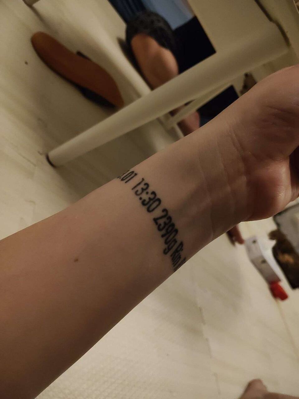 「かっこいい」「これだったら入れてみたい」双子ママの“手首のタトゥー”に驚き！実用的すぎるその内容は