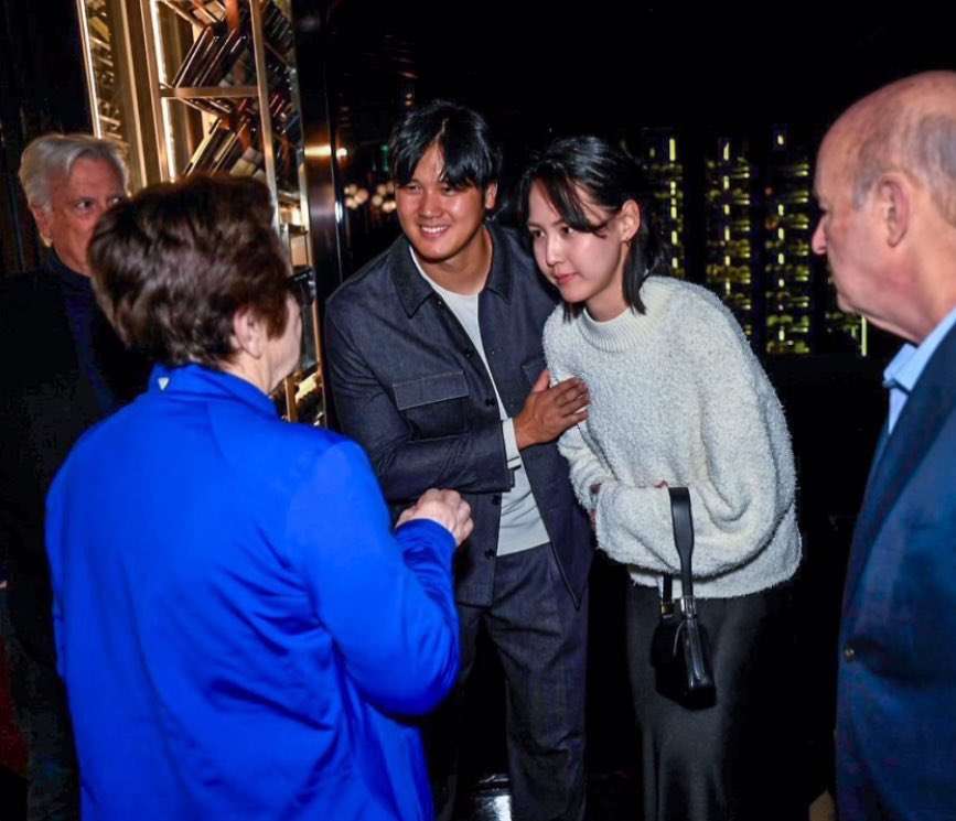 大谷翔平妻・真美子さんの〝5000円バッグ〟に岡田圭右「好感度縛りもツライ話や」