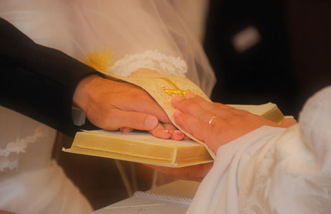 【必要ある？】結婚式の誓いの言葉。誓ったところで離婚するのに　など