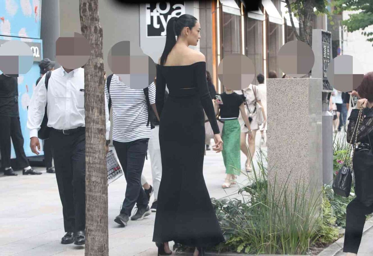 スーパーモデル冨永愛が平日昼間の銀座に”降臨”…！道行く人々も息を呑んだ”圧倒的オーラ”