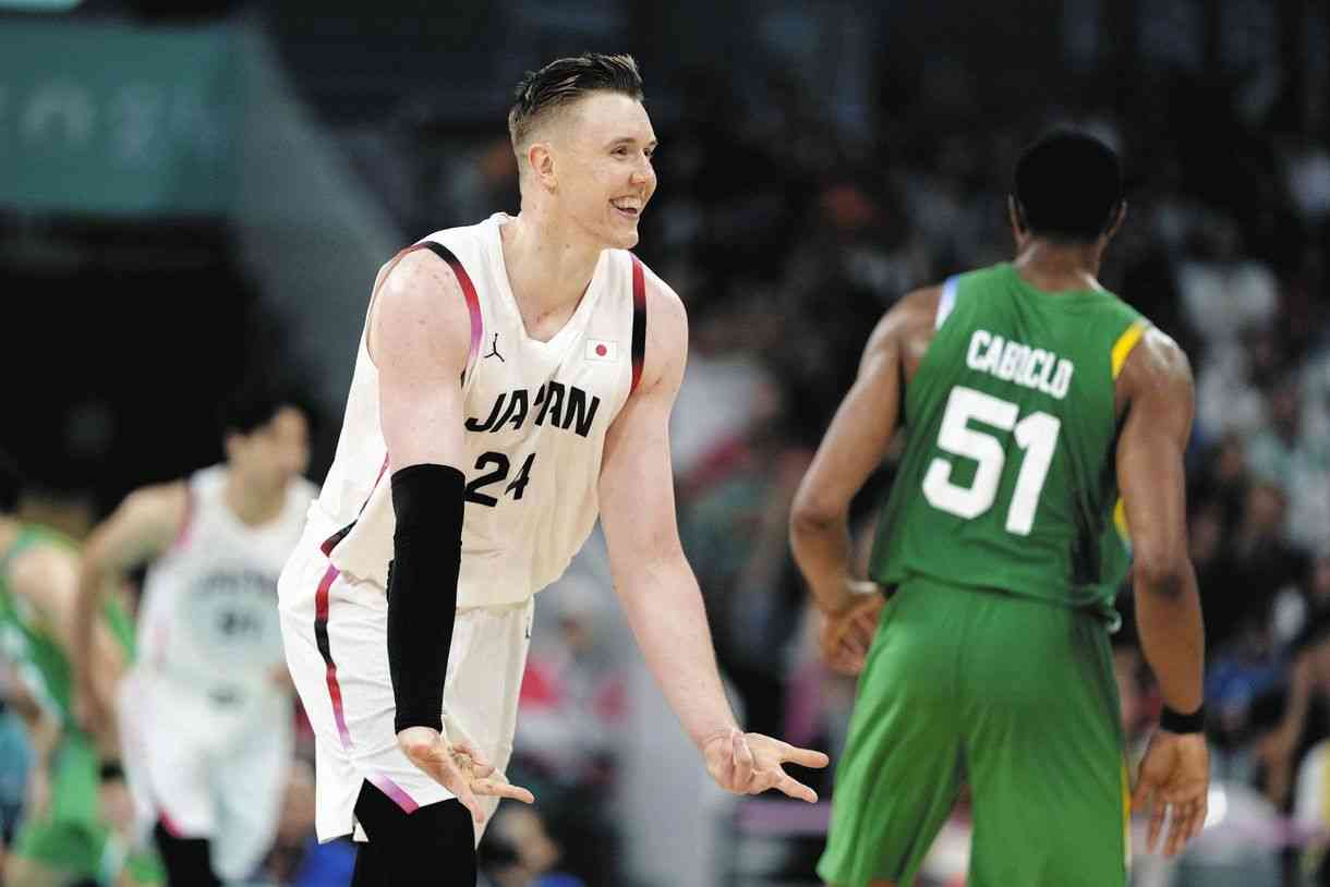 バスケ男子、3連敗で1次リーグ敗退決定　エース八村が負傷離脱、ブラジルのパワーに屈し初の8強逃す【パリオリンピック】