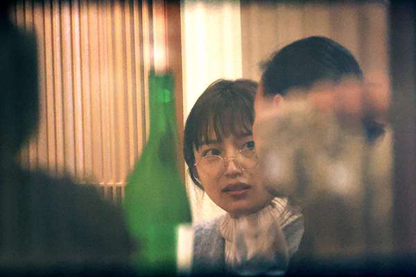 川口春奈『silent』放送日に格闘家恋人とほろ酔いデート！知人の前でもラブラブ