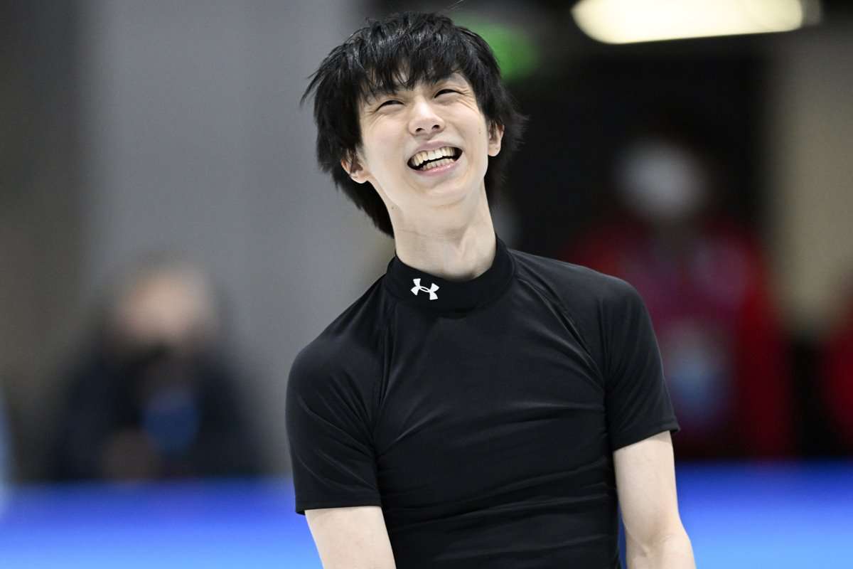 羽生結弦　チケットに「8000円写真集」を“抱き合わせ”…アイスショーの“アイドル風”販売が話題に