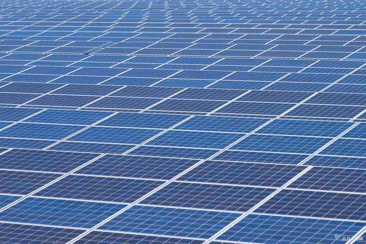 メガソーラー導入支援終了へ　27年度以降は補助対象外に　経産省