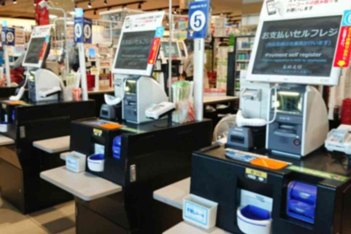 万引きGメンは見た！セルフレジの設置増加で急増する主婦の万引き、セコすぎるレジの通りかたと「私が見ればすぐにわかる」犯人の特徴