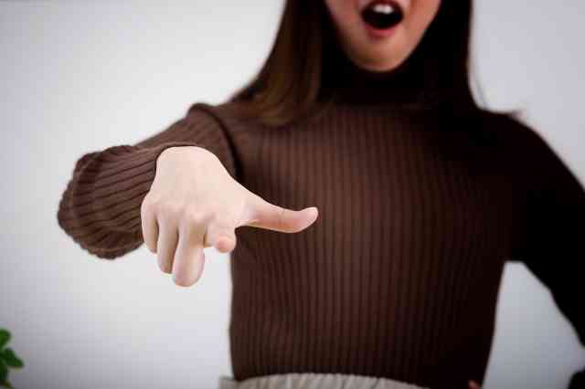 「接客のレベルが低すぎる！」子どもがジュースをこぼしたら激怒した理不尽クレーマー
