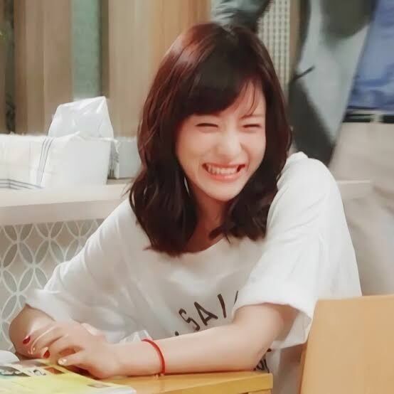 くしゃっとした笑顔