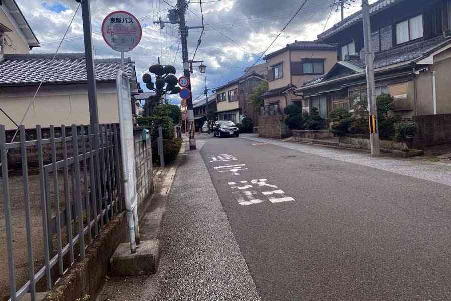 「高齢者を駅まで歩かせるのか」 関西でさらに深刻化するバス運転士不足、万博バス問題去ってまた一難！ 現場は「地域の足守りたい」の悲痛声