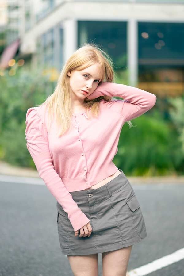 イギリス人グラドル、17歳で日本移住を決めたワケ　外国人というだけで浴びる視線に抵抗感