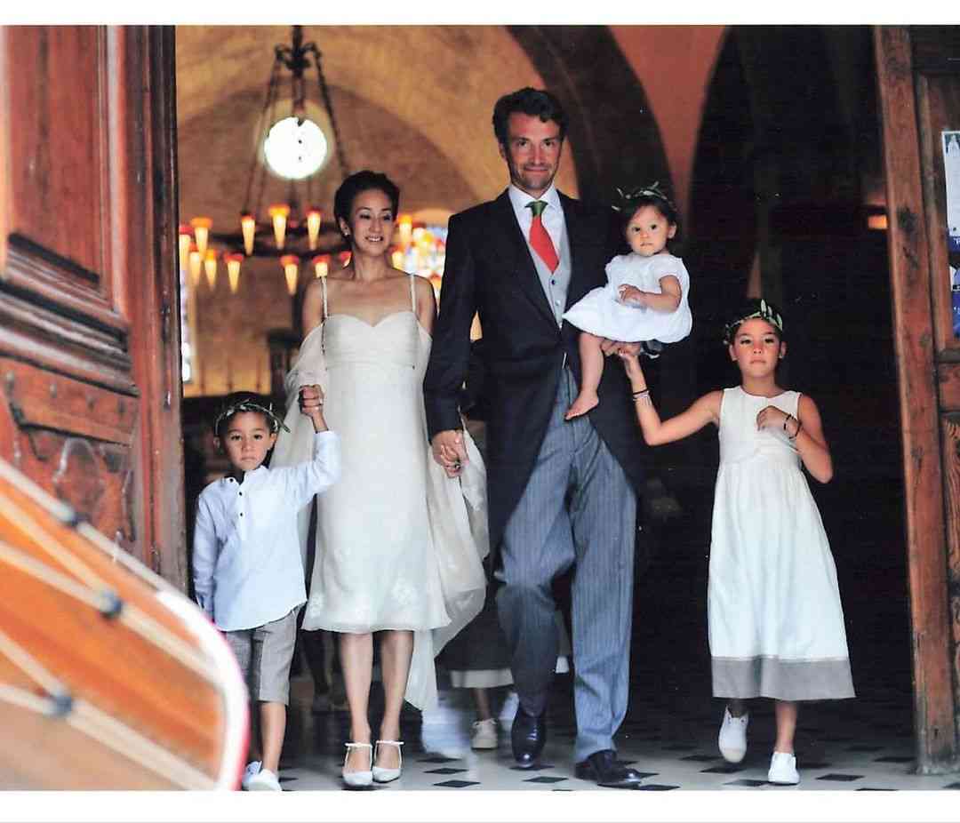 「どこかの王族かと…」　結婚23年目の中村江里子さん　10年目記念で挙げた再結婚式に称賛の声