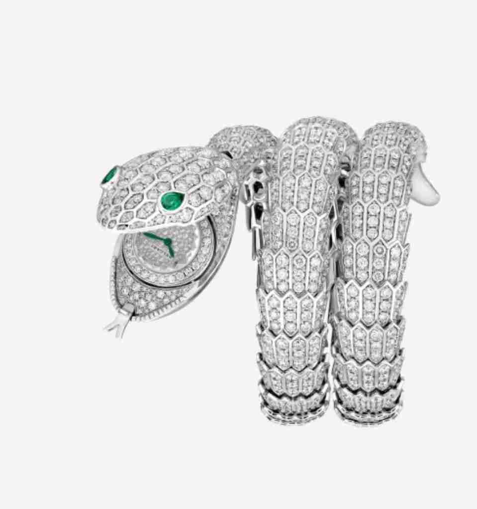 どうしてる？ジュエリーと時計の組み合わせ