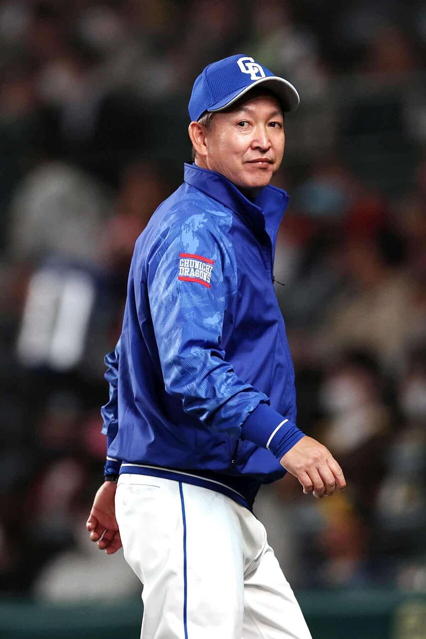 中日・立浪監督、ゴミ箱蹴とばす八つ当たりに選手ドン引き「上に立つ人間が？」ファンからも大ブーイング