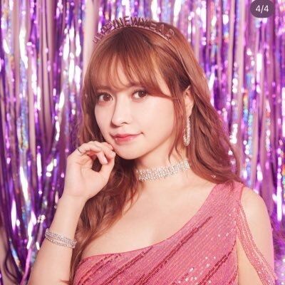 ヘラヘラ三銃士・まりなのビキニ姿が「叶姉妹じゃん」「偽乳だわ」と話題　本人は「胸は加工はしてないので…」