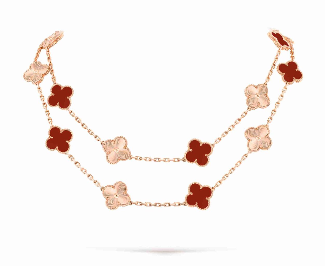 ヴァンクリの高級ジュエリー、なぜ若い世代にも人気？　秘密は「タイムレス」