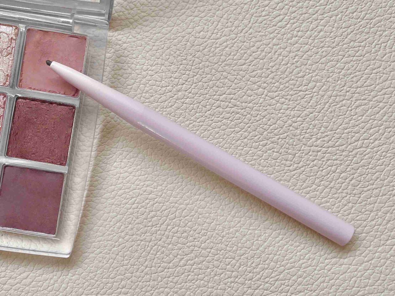 自然な眉毛が簡単に描ける　約2割の女性が実践する「あるテクニック」がスゴい