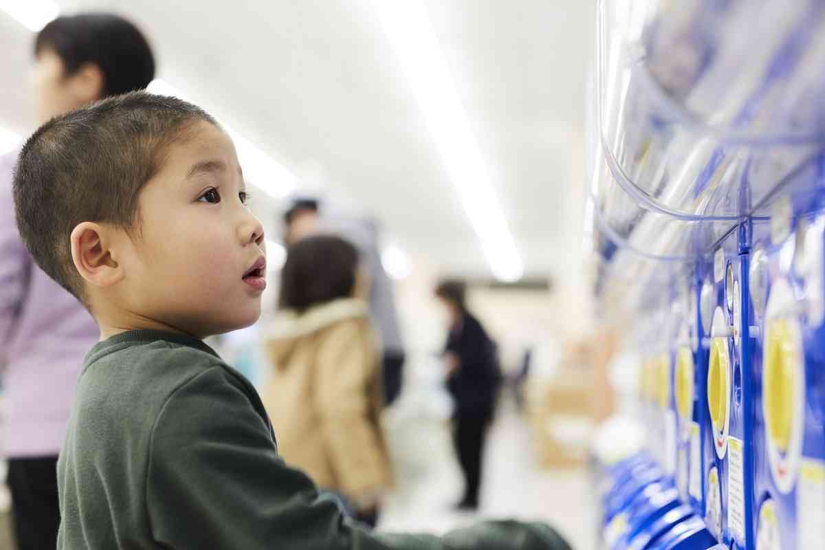 【子供が潰したサンドウィッチ買取事件で物議】世の中の普通の親を苦しめる、毒親たちの奇行。スーパーで働く50代女性が見た現実が酷かった