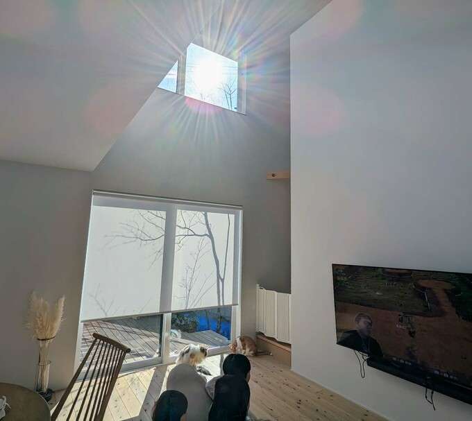 「残念すぎる窓」で家づくりに失敗。リビングがまぶしすぎてくつろげない