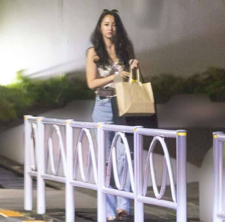 【スクープ撮】執行猶予明けた沢尻エリカ、大胆トップス姿で美貌は健在！　休業状態続くも女優として複数のオファー