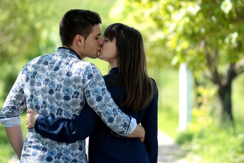 疑問 夫婦のキスの頻度って皆どれくらい 女性のための恋愛 結婚情報を発信するためのブログ